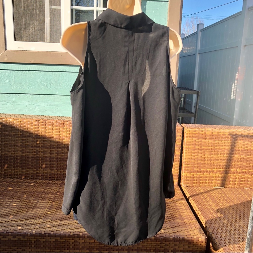 Cold shoulder 🖤 button-down collared shirt - Picture 4 of 5